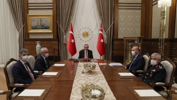 Cumhurbaşkanı Recep Tayyip Erdoğan, İçişleri Bakanı Süleyman Soylu ve beraberindekileri kabul etti. - Sputnik Türkiye