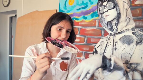 St. Petersburglu öğrenci ‘canlı tablolar’ yaratıyor - Sputnik Türkiye