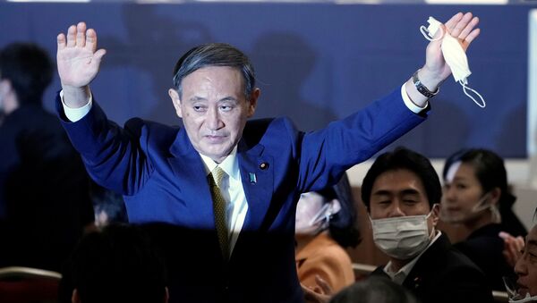 Japonya’da iktidardaki Liberal Demokrat Parti’nin başkanlığına Kabine Baş Sekreteri ve Hükümet Sözcüsü Yoşihide Suga seçildi.   - Sputnik Türkiye