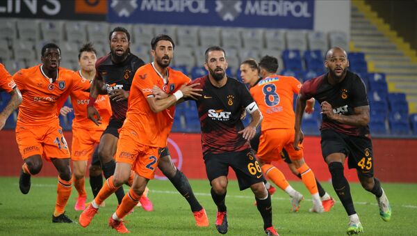 Galatasaray, Medipol Başakşehir galibiyetiyle Süper Lig’de 6 deplasman sonra galibiyet aldı. - Sputnik Türkiye