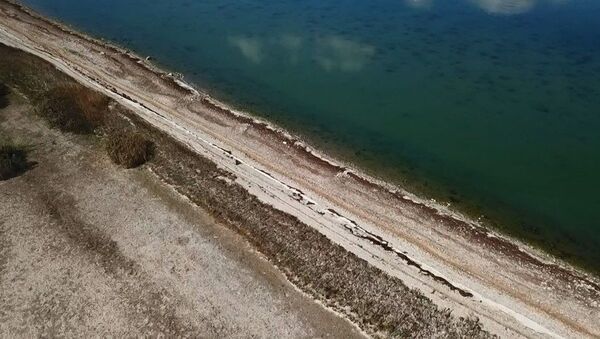 Büyükçekmece Gölü çekilince ortaya çıkan 1500 yıllık baraj hattı - Sputnik Türkiye