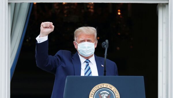 Koronavirüsü atlattığını duyuran ABD Başkanı Donald Trump - Sputnik Türkiye