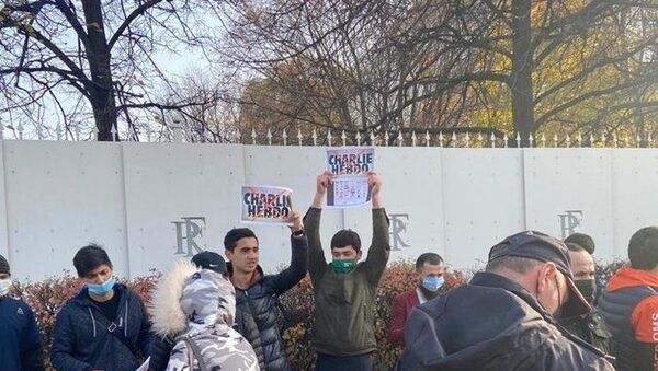 Moskova'daki Fransız elçiliği önünde Charlie Hebdo protestosu - Sputnik Türkiye