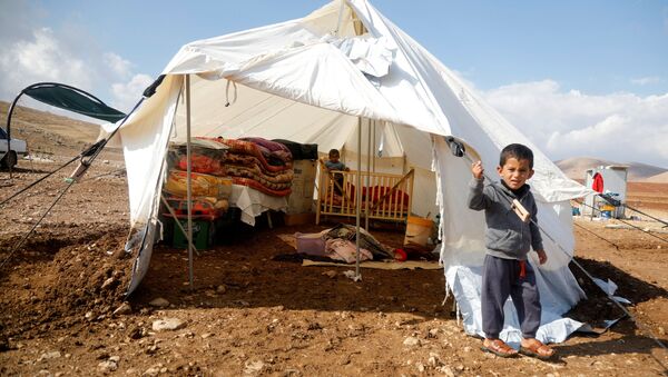 İsrail'in aile evlerini yıktığı Ürdün Valisi'nin kuzeyindeki Hammisa Bedevi Topluluğu'ndan çocuklar - Sputnik Türkiye