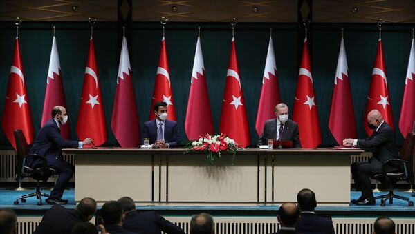 Türkiye Cumhurbaşkanı Recep Tayyip Erdoğan ve Katar Emiri Şeyh Temim bin Hamad Al Sani - Sputnik Türkiye