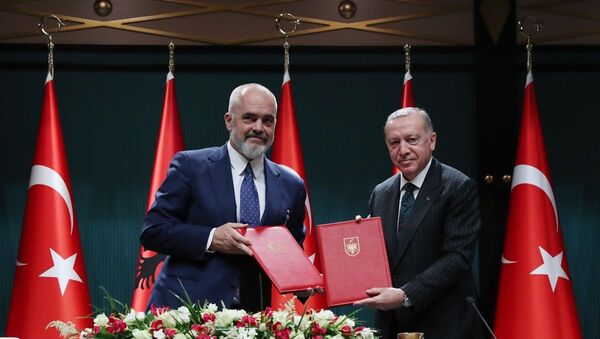Türkiye Cumhurbaşkanı Recep Tayyip Erdoğan, Arnavutluk Başbakanı Edi Rama ile ortak basın toplantısında - Sputnik Türkiye