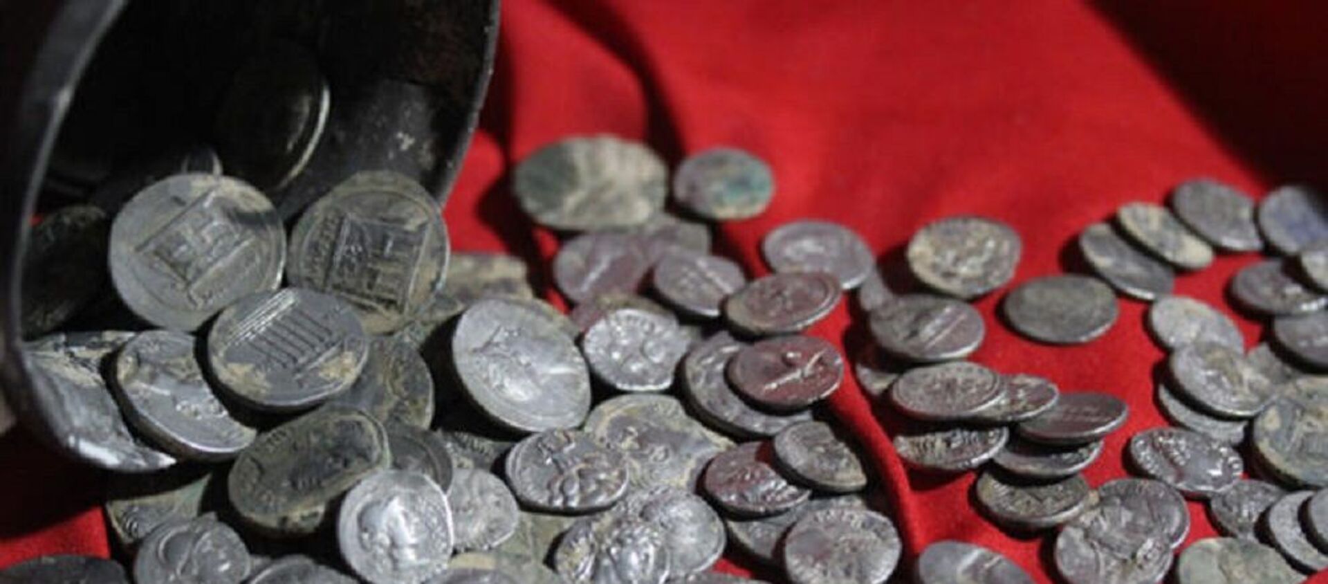 Kütahya'da bulunan 651 gümüş sikke Anadolu Medeniyetleri Müzesi'nde sergilenmeye başlandı - Sputnik Türkiye, 1920, 27.01.2021