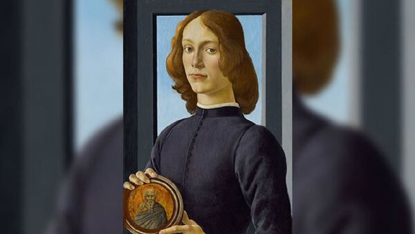 İtalyan ressam Sandro Botticelli’ye ait 15’inci yüzyıldan kalma ‘Madalyon tutan genç adam’ - Sputnik Türkiye