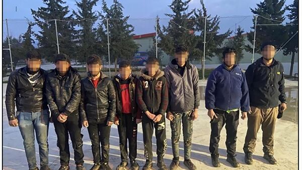 Suriye'den Türkiye'ye yasa dışı yollardan girmeye çalışan 16 kişi yakalandı - Sputnik Türkiye