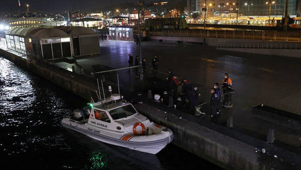 Galata Köprüsü’nden denize itilen kişi boğuldu - Sputnik Türkiye