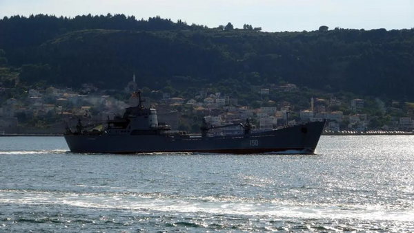 Rus savaş gemisi, Çanakkale Boğazı'ndan geçti - Sputnik Türkiye