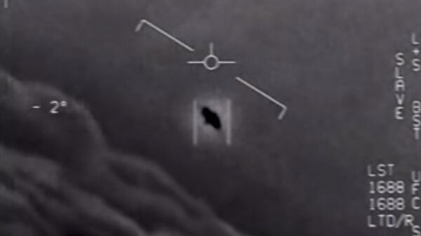 Pentagon'un UFO raporunda yer alan ABD donanma pilotlarının 26 Nisan 2020'de çektikleri video - Sputnik Türkiye