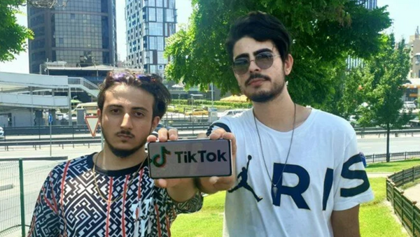 Türk öğrenciler TikTok'un açığını buldu - Sputnik Türkiye