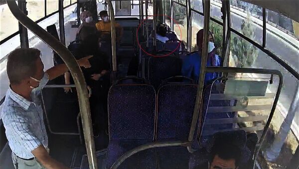 Siirt’te otobüste bayılan yolcuyu şoför hastaneye yetiştirdi - Sputnik Türkiye