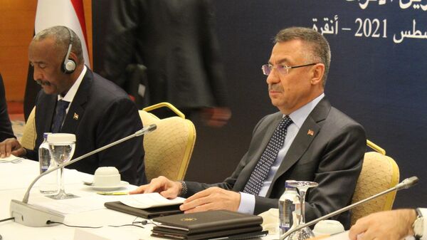 Cumhurbaşkanı Yardımcısı Fuat Oktay -  Sudan Egemenlik Konseyi Başkanı Abdulfettah el Burhan - Sputnik Türkiye