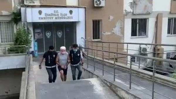 Validebağ Korusu'nda çocuğuna torpil atmayı öğreten adam - Sputnik Türkiye