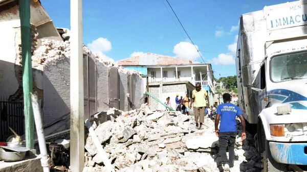 Haiti'nin Saint-Louis du Sud bölgesinin 12 kilometre kuzeydoğusunda meydana gelen 7.2 büyüklüğündeki depremin bilançosu artıyor.  - Sputnik Türkiye
