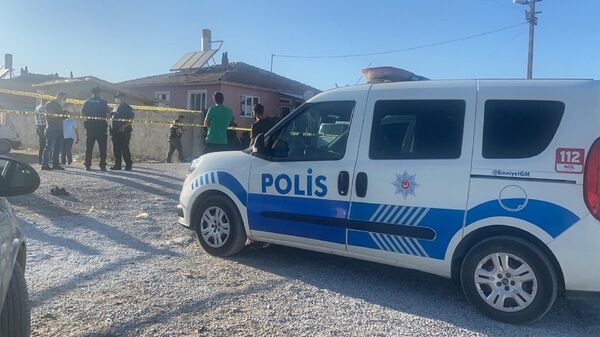 Konya'da iki aile arasında silahlı kavga: 1 ölü, 3 yaralı - Sputnik Türkiye