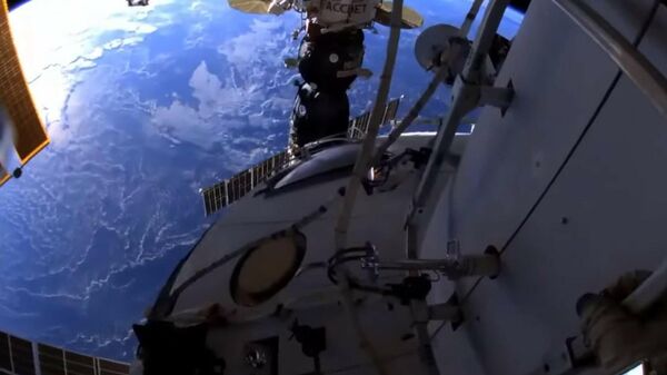 Rus kozmonotlar Oleg Novitsky ve Pyotr Dubrov, Rusya'nın Uluslararası Uzay İstasyonu'ndaki (ISS) Nauka modülündeki çalışmalar için uzay yürüyüşüne çıktı. - Sputnik Türkiye