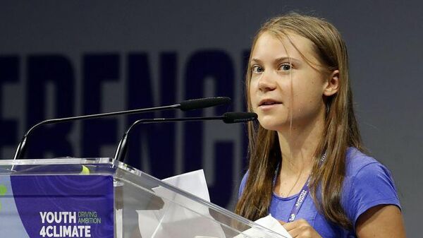 Çevre aktivisti Greta Thunberg, dünya liderlerini 'boş vaatler vermekle' suçladı - Sputnik Türkiye