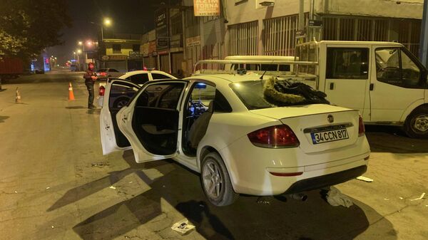 Kayseri’nin Kocasinan ilçesinde gece yaya ekiplerinden kaçmaya çalışan bir otomobilde el bombası çıktı. - Sputnik Türkiye