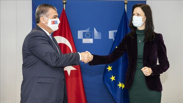 Türkiye ile AB arasında Ufuk Avrupa, Erasmus+ ve ESC katılım anlaşmaları imzalandı - Sputnik Türkiye
