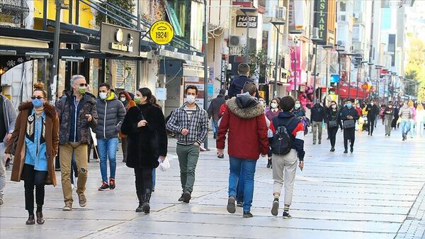 Sokaklarda maske ve mesafe - Sputnik Türkiye