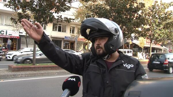 Ceza kesilen motosikletli: ‘Duran yayaya ‘buyurun geçin’ diyemem ki’
 - Sputnik Türkiye