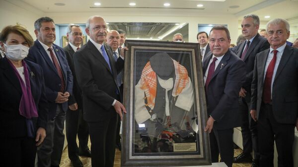 CHP Genel Başkanı Kemal Kılıçdaroğlu ve Antalya Büyükşehir Belediye Başkanı Muhittin Böcek - Sputnik Türkiye