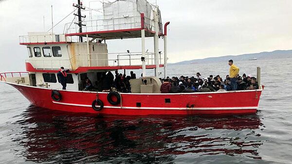 kaçak göçmen - tekne - Sputnik Türkiye