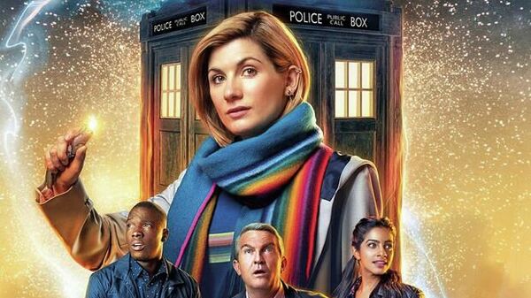 Doctor Who dizisinin baş kahramanın (13. Doktor) kadın oyuncu Jodie Whittaker tarafından canlandırıldığı bölümlerinden birinin posteri - Sputnik Türkiye