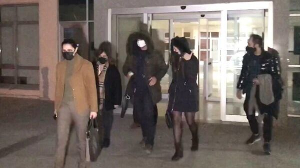 Askeri bölgede yakalanan Yunan polis ile kız arkadaşının yurt dışı yasağı kaldırıldı - Sputnik Türkiye