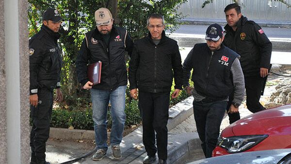 Eski savcı Sarıkaya'ya FETÖ'den yine 10 yıl hapis - Sputnik Türkiye