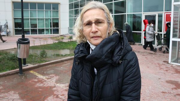 Trafik kazası geçiren şarkıcı Gülçin Ergül’ün annesi: İç kanama korkusu var - Sputnik Türkiye