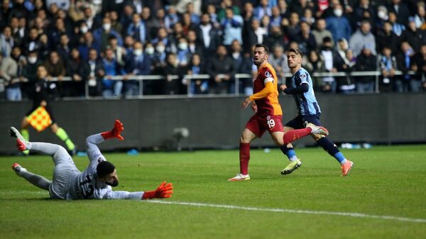 Adana Demirspor, Galatasaray'ı 2-0 mağlup etti - Sputnik Türkiye