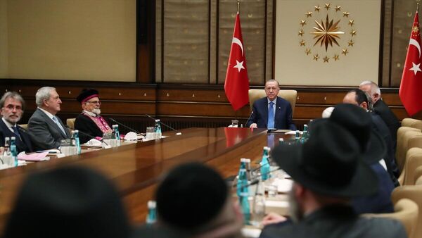Cumhurbaşkanı Erdoğan, Türk Yahudi Toplumu ve İslam Ülkeleri Hahamlar İttifakı Üyelerini kabul etti - Sputnik Türkiye