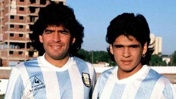 Maradona’nın küçük kardeşi Hugo hayatını kaybetti - Sputnik Türkiye