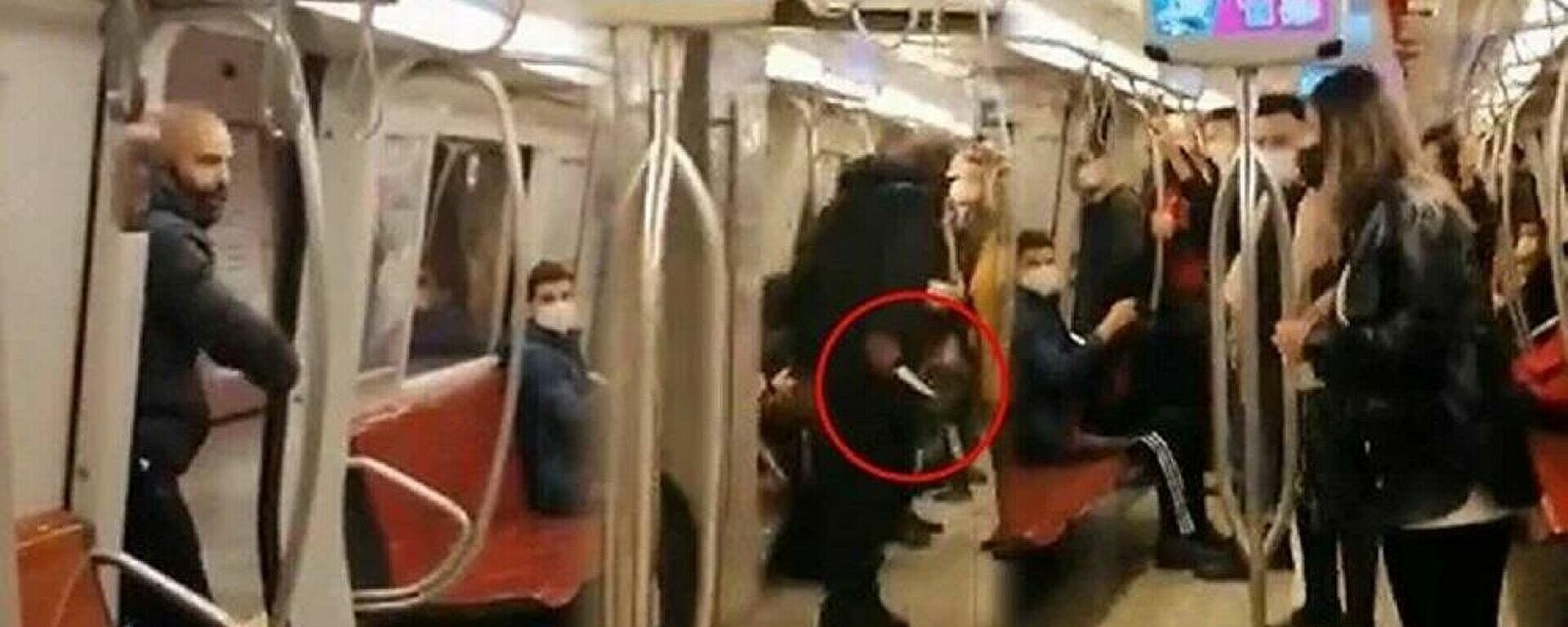 Metrodaki bıçaklı saldırgan - Sputnik Türkiye, 1920, 13.05.2022
