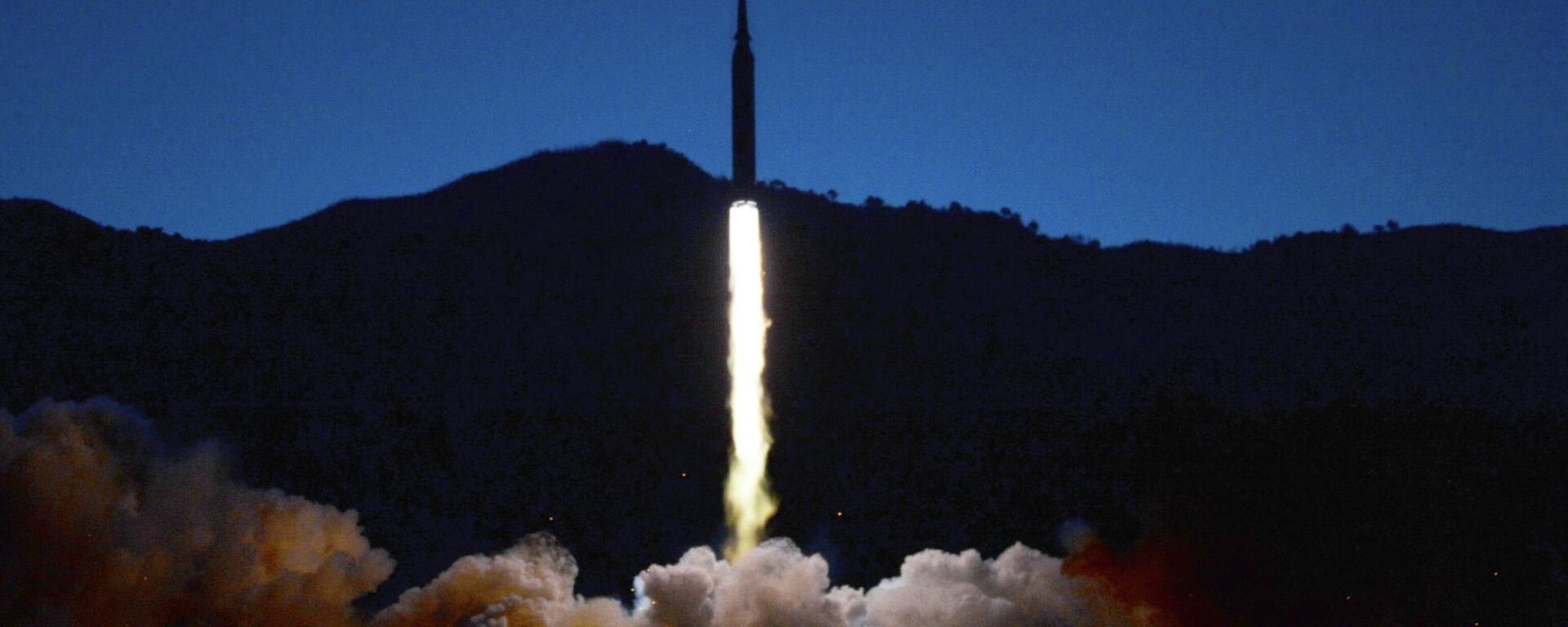 Kuzey Kore'nin, 1000 kilometre mesafedeki hedefi başarıyla vuran hipersonik füze denediği bildirildi. - Sputnik Türkiye, 1920, 12.01.2022