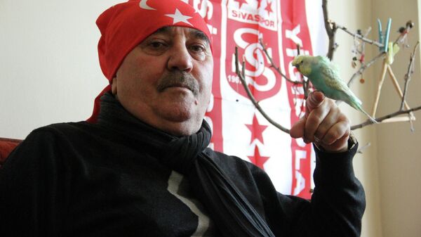 Mehter marşı söyleyen kuş viral oldu - Sputnik Türkiye