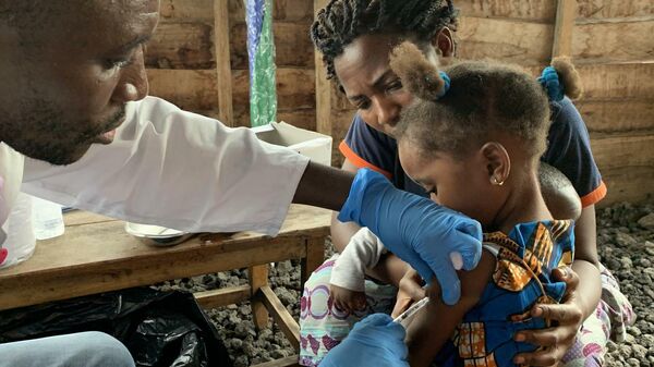 Kongo Demokratik Cumhuriyeti’nde kızamık aşısı - Sputnik Türkiye