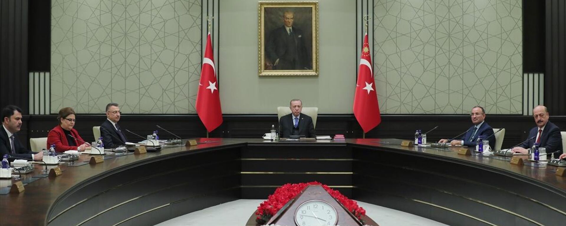 Cumhurbaşkanlığı Kabinesi, Cumhurbaşkanı Recep Tayyip Erdoğan başkanlığında toplandı. - Sputnik Türkiye, 1920, 27.06.2022