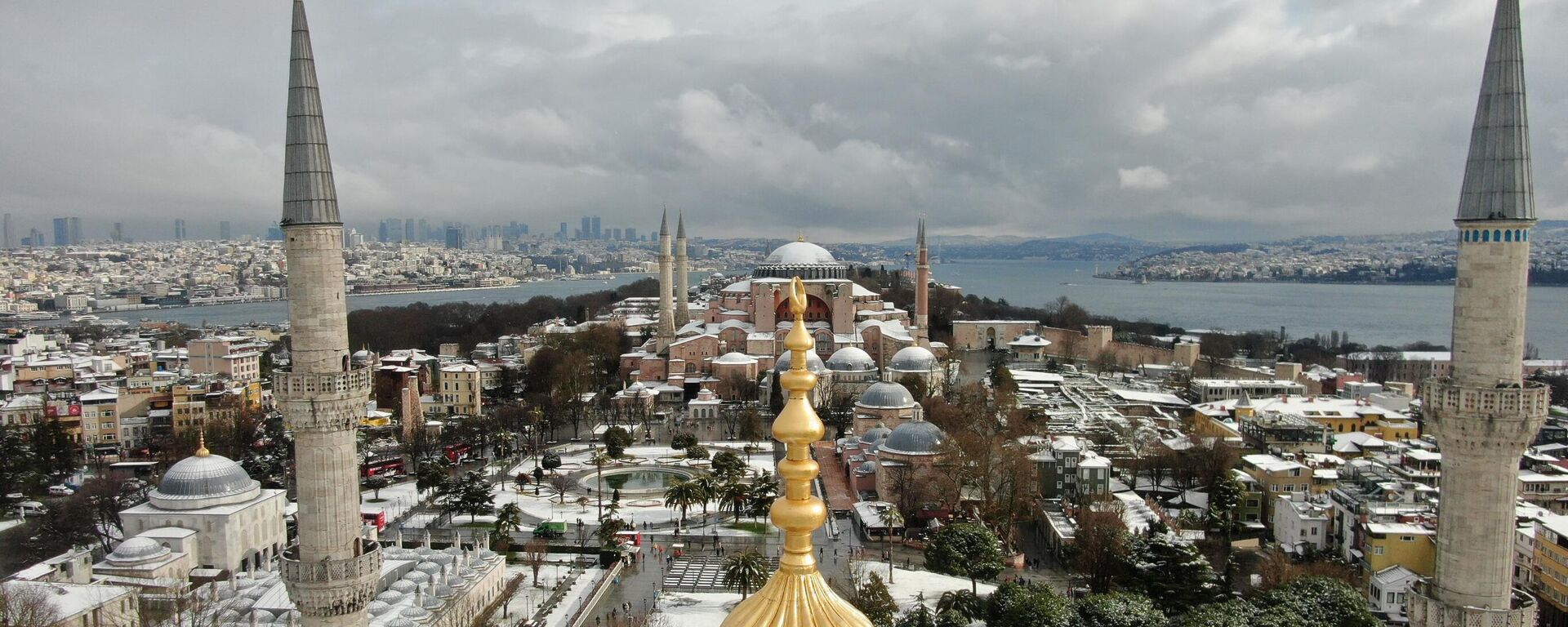 İstanbul'da beklenen kar yağışı etkili oluyor - Sputnik Türkiye, 1920, 18.10.2023