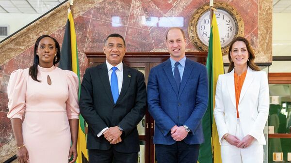 Jamaika first ladysi Juliet Holness, Jamaika Başbakanı Andrew Holness, Prens William ve eşi Cambridge Düşesi Kate (soldan sağa) - Sputnik Türkiye