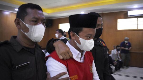 Endonezya’da dini eğitim veren kız yatılı okulunda 13 öğrenciye tecavüz eden öğretmene idam cezası  - Sputnik Türkiye
