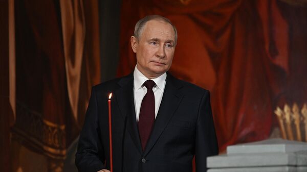 Kremlin’in yayınladığı mesajda, Rusya Devlet Başkanı Vladimir Putin’in Ortodoks Hristiyanların ve Rusya halkının Paskalya Bayramı'nı kutladığı belirtildi. - Sputnik Türkiye
