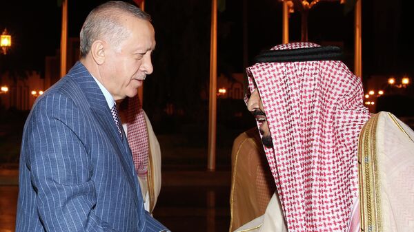 Cumhurbaşkanı Recep Tayyip Erdoğan, Suudi Arabistan’ın Cidde kentinde Suudi Arabistan Kralı Salman bin Abdülaziz ile bir araya geldi. - Sputnik Türkiye