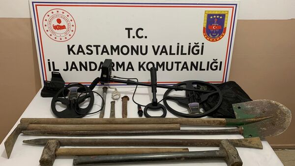 Define avcılarına suçüstü baskın: Birinin muhtar olduğu tespit edilen 6 kişi yakalandı - Sputnik Türkiye