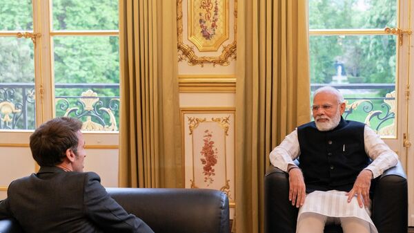 Fransa Cumhurbaşkanı Emmanuel Macron, Hindistan Başbakanı Narendra Modi ile Paris’te Elysee Sarayı'nda bir araya geldi. - Sputnik Türkiye