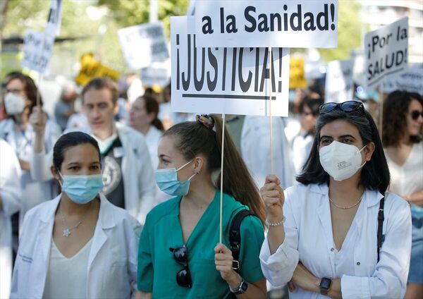 Madrid'de doktorlar süresiz grev başlattı - Sputnik Türkiye